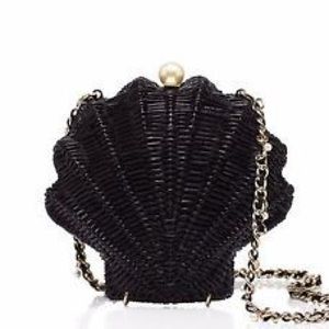 EXCLUSIVE Kate Spade Wicker Clam Purse